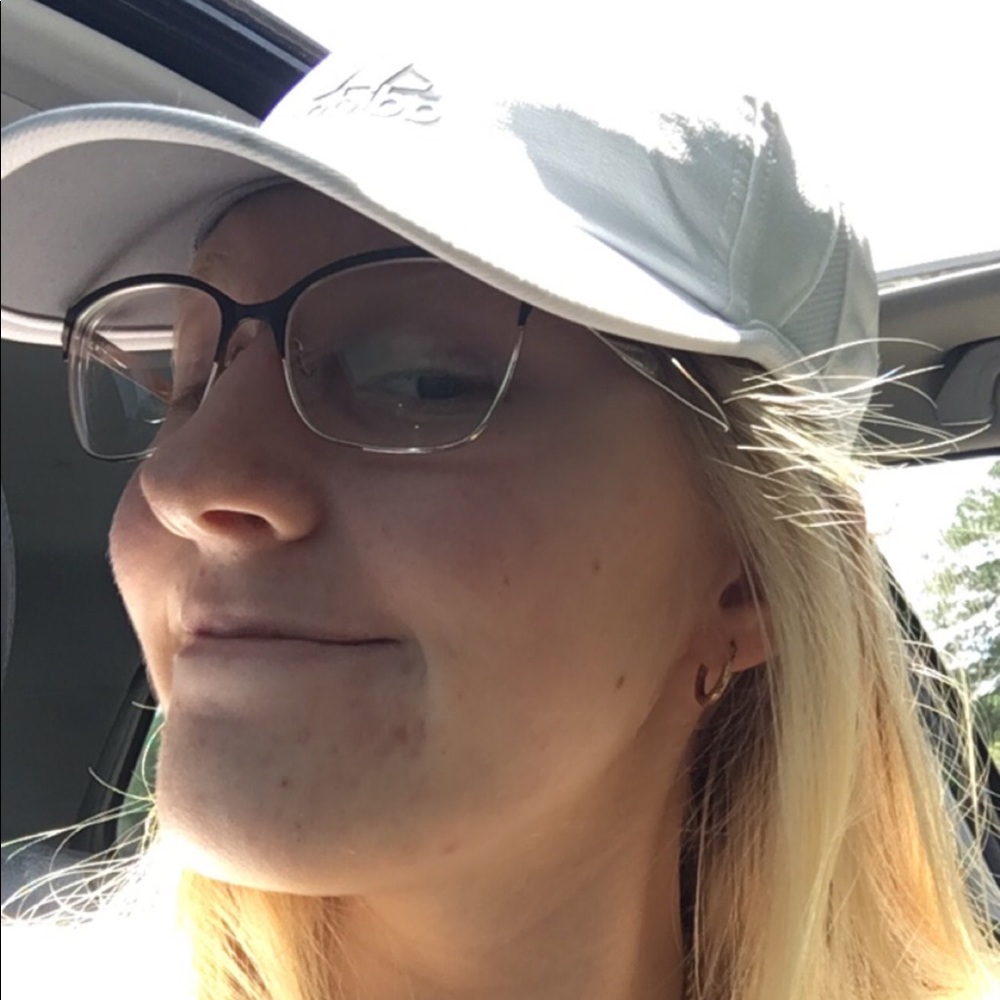 Meet your Posher, Amy